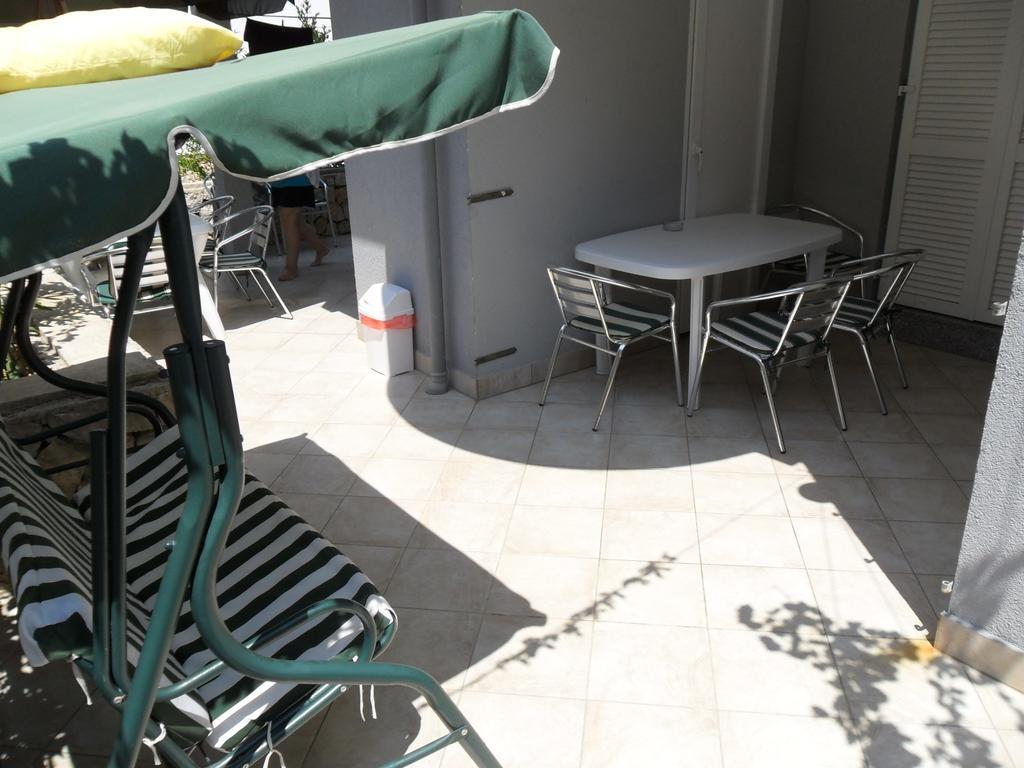 Apartment Dilba Novalja Exterior photo